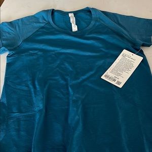 Lululemon swiftly top